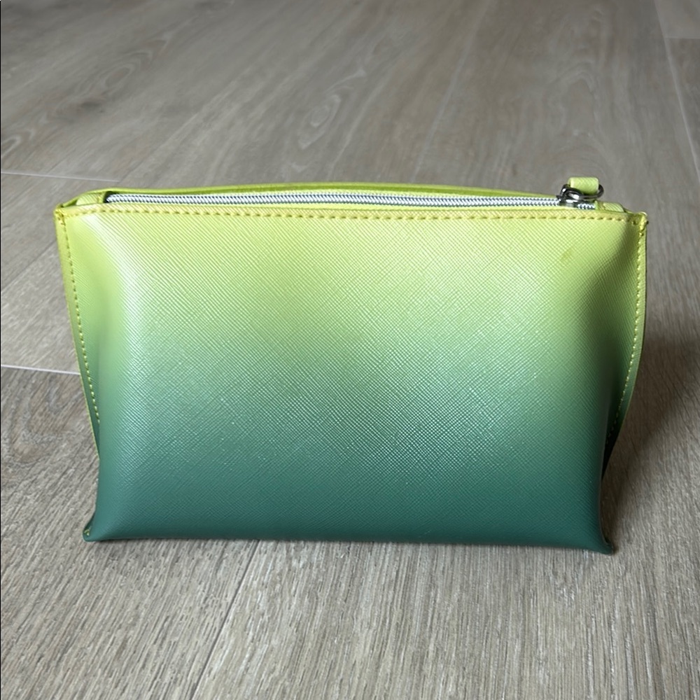 La Mer Gradient Pouch - Picture 2 of 3